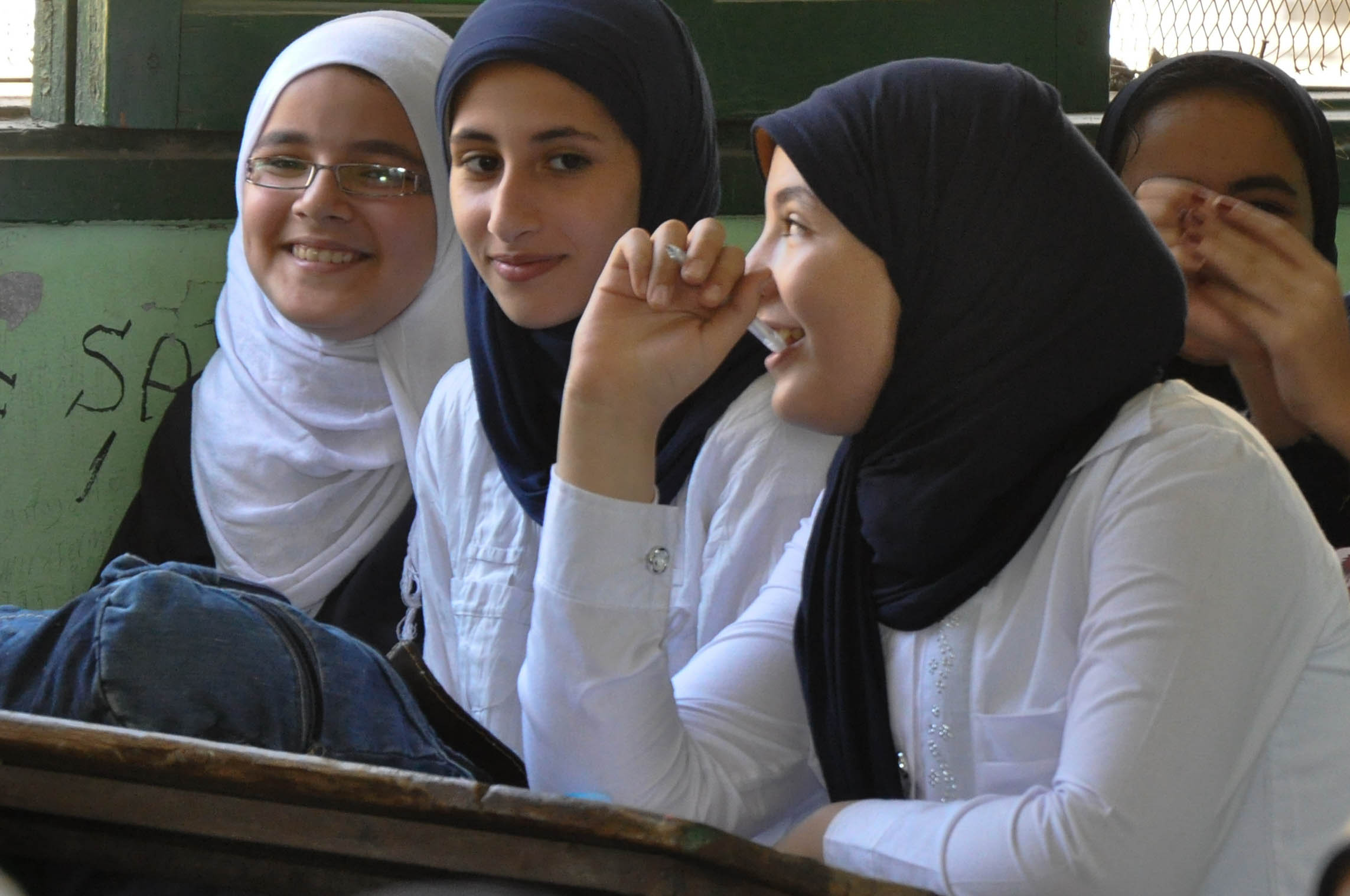 بالصور ..وزير التربية والتعليم واول يوم دراسة