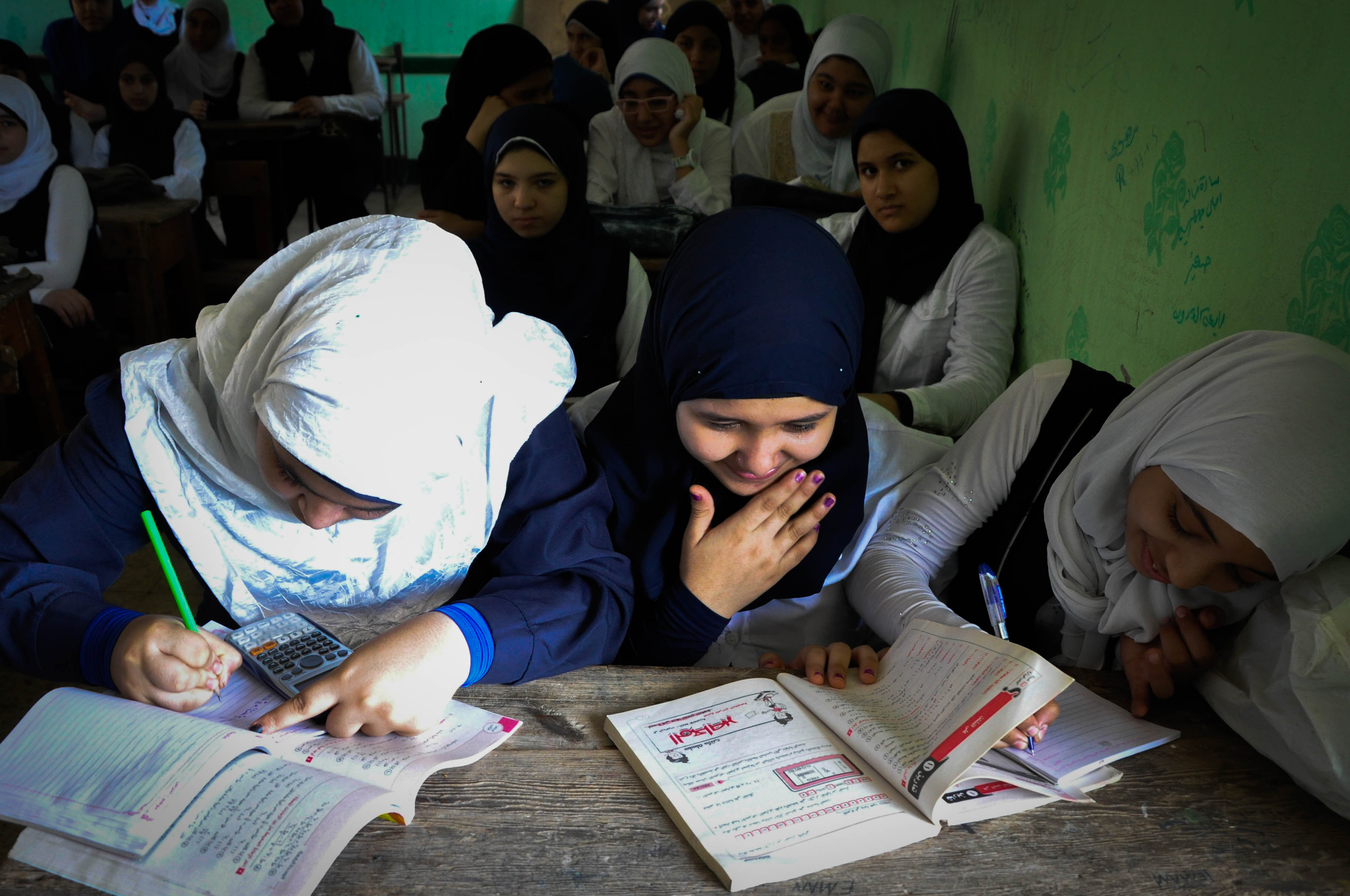 بالصور ..وزير التربية والتعليم واول يوم دراسة