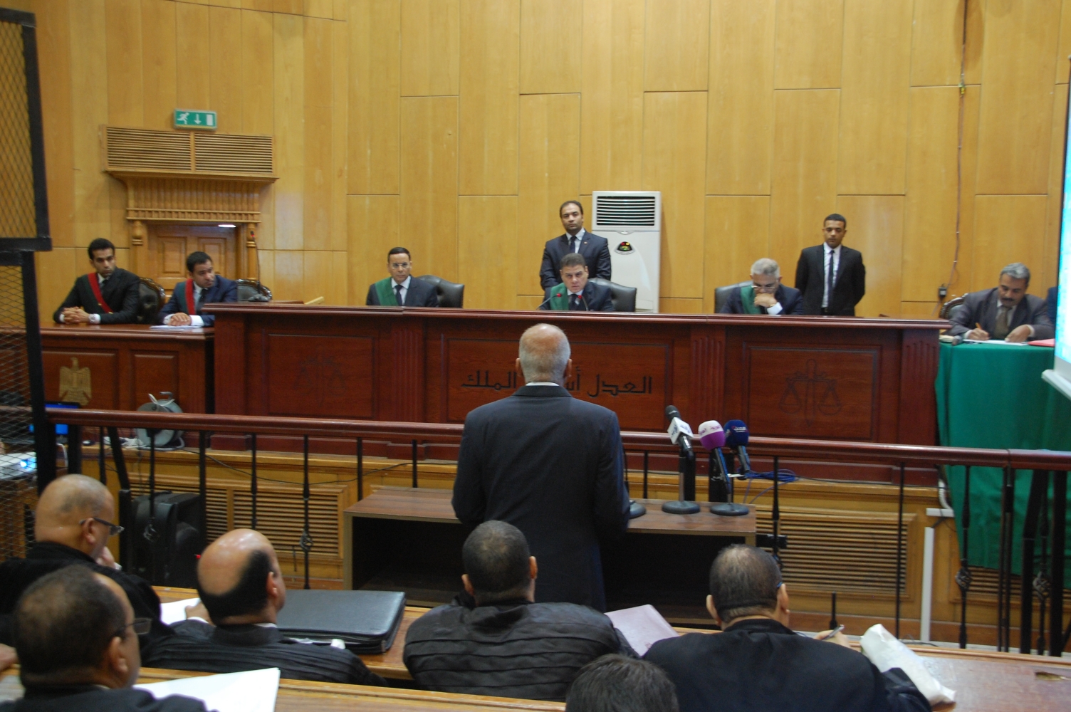 بالصور ..محاكمة محمد مرسي قضية التخابر مع قطر