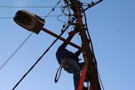 شرطة الكهرباء تضبط 8 آلاف قضية سرقة تيار كهربائي خلال يومين