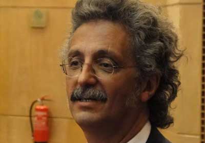 الدكتور حسين خيري نقيب الأطباء