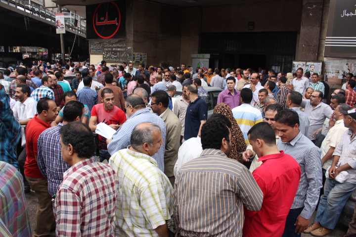 موظفو الأوقاف يدخلون فى اعتصام مفتوح أمام “الهيئة”