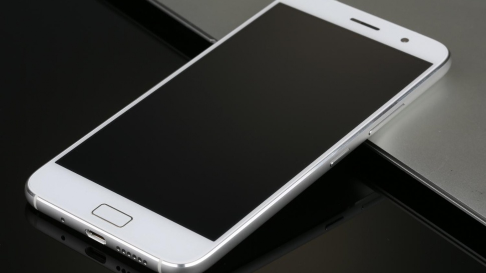 شركة ZUK التابعة لـ”لينوفو” تطلق هاتفها الذكي “Z1” في الشرق الأوسط