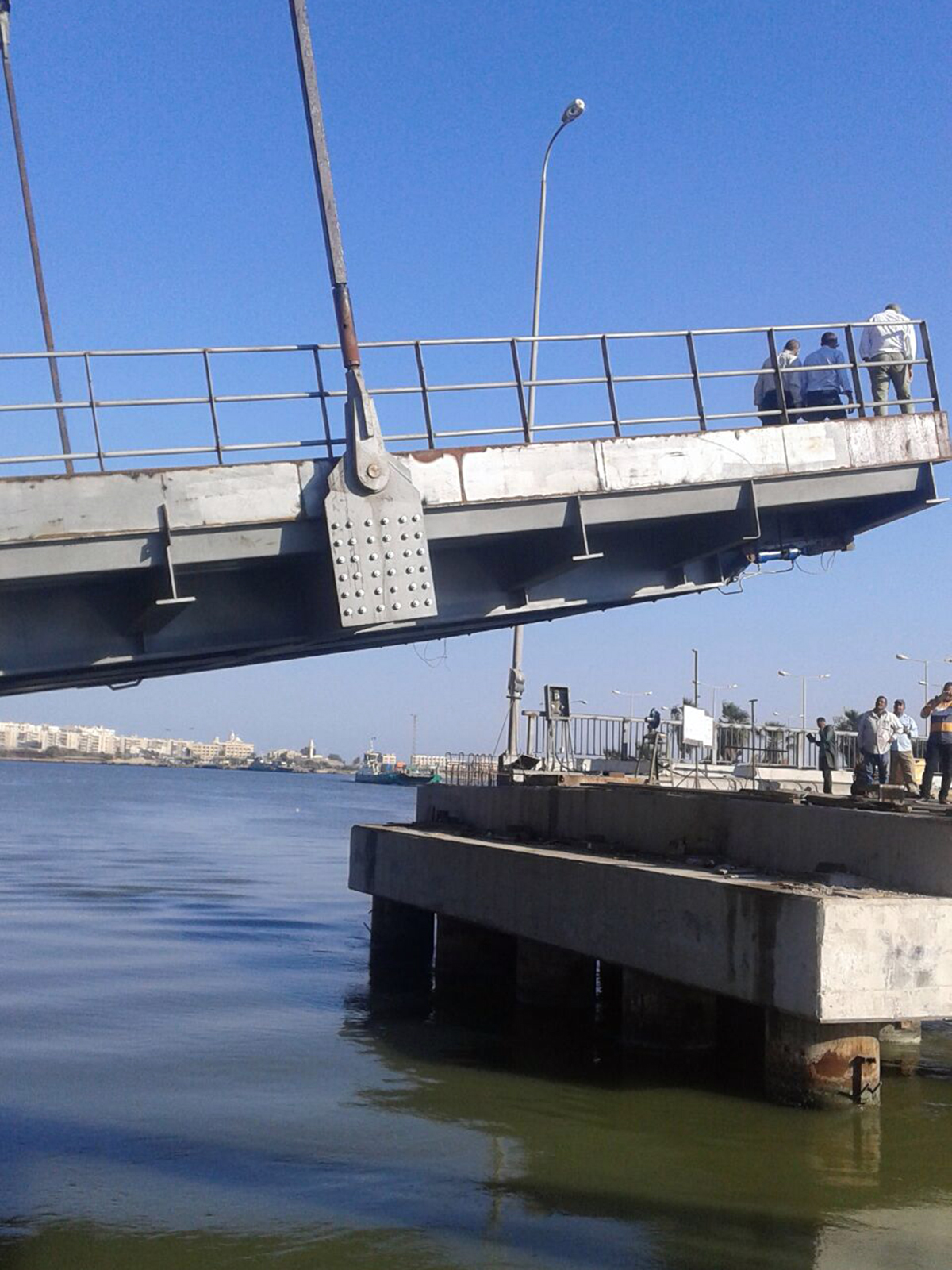 “المقاولون” تنتهي من تنفيذ أول كوبى هيدروليكي للنقل الثقيل فى بورسعيد