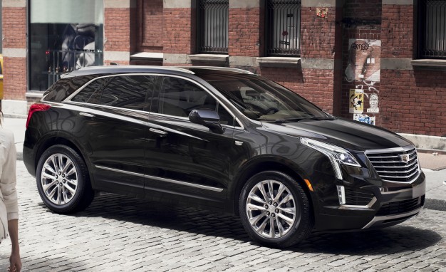 “كاديلاك” تزيح الستار عن XT5 الجديدة خلال معرض دبى الدولى