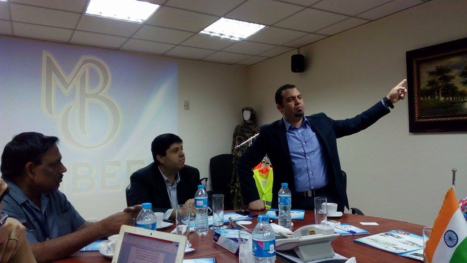 مسئولوا شركة إم بى الهندية اثناء المؤتمر الصحفى