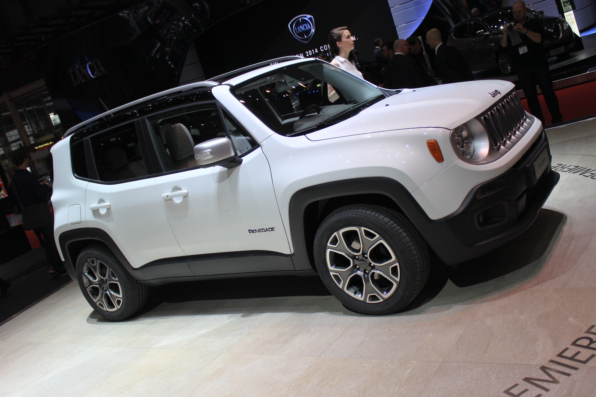 مقارنة بين اسعار و مواصفات “جيب رينيجيد” و “هيونداي ix35” و “كيا سبورتاج” 2016