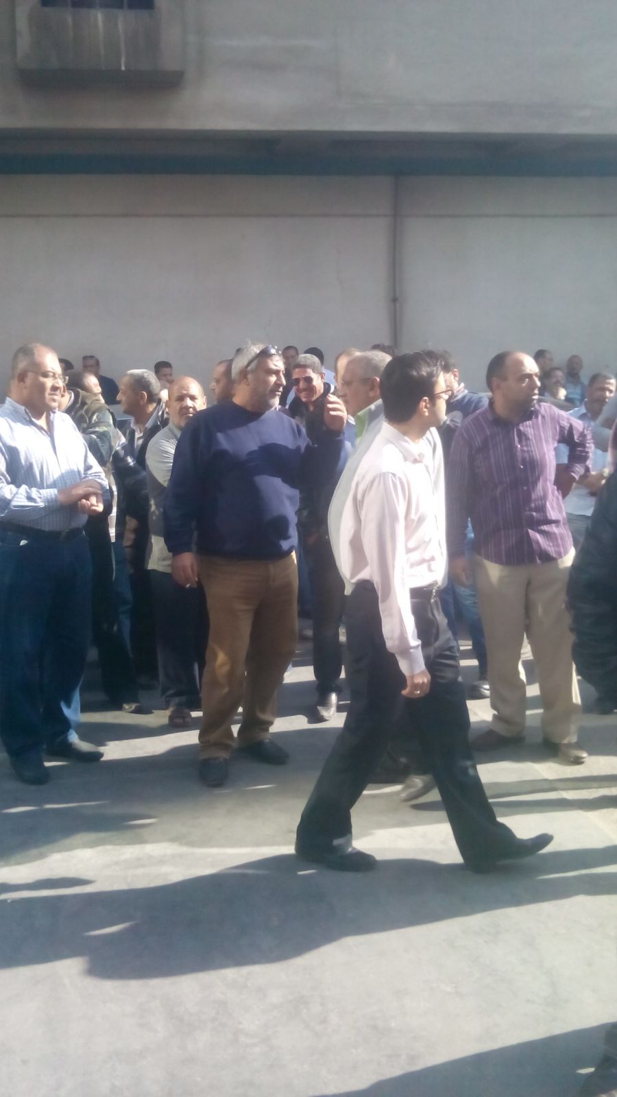 موظفو المترو يتظاهرون لاقالة رئيس الهيئة