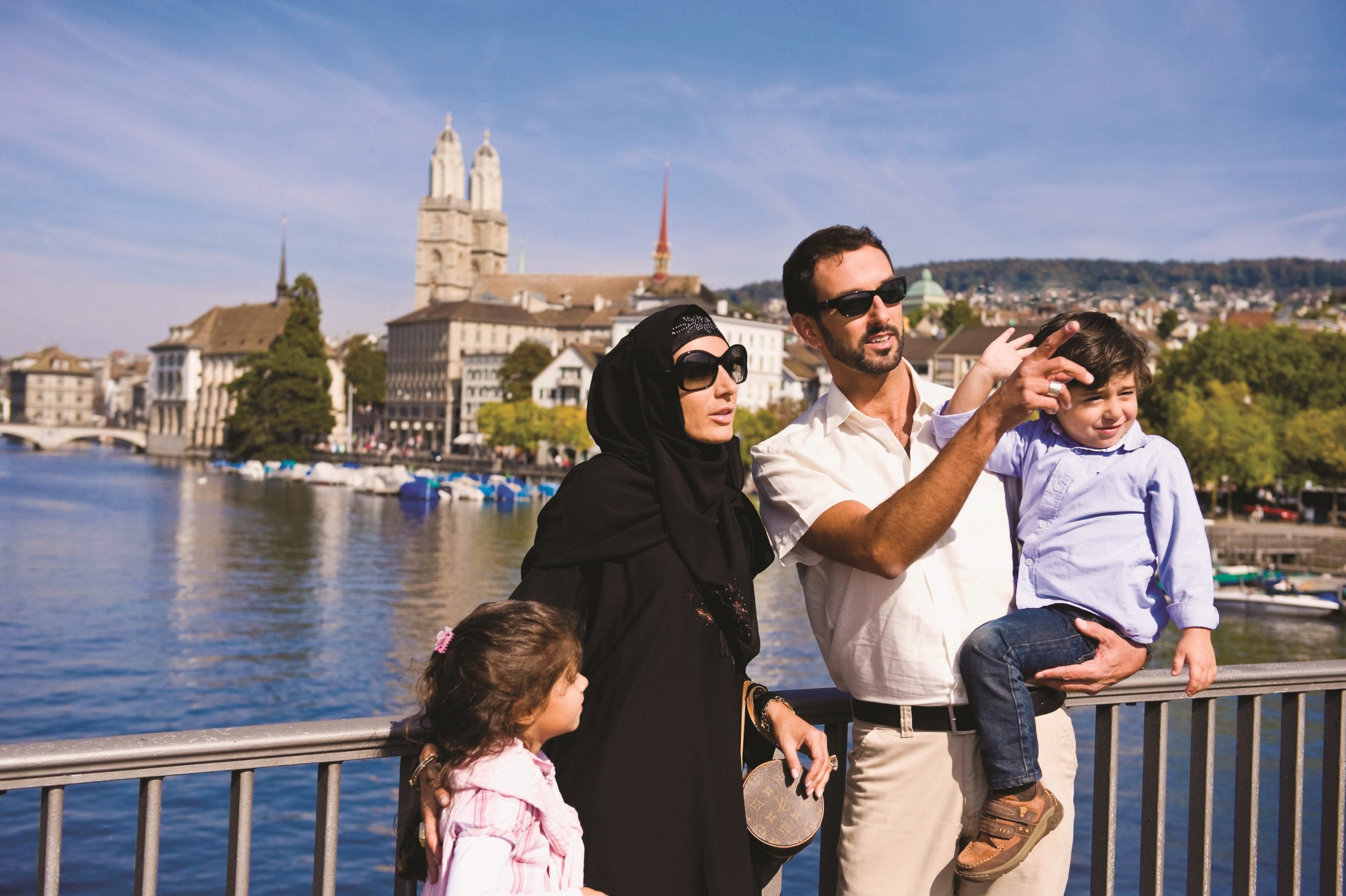 “دناتا للسفريات” تطرح برامج عطلات سياحية للمسلمين