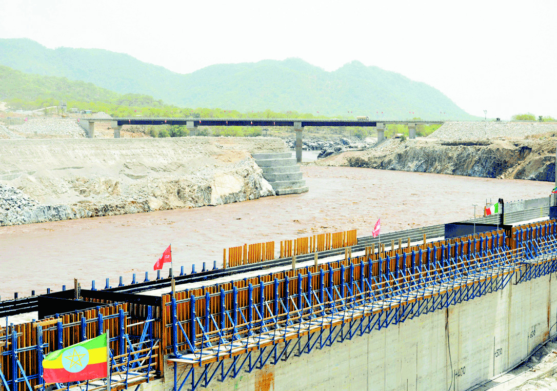 الملا: مخصصات “المركزي” لاستيراد الوقود وليس لسداد مستحقات الشركاء الأجانب