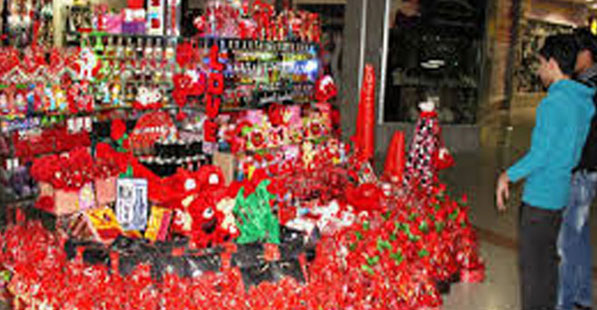 ” خبير اقتصادى” يطالب بلجنة للتأكد من مطابقة أسعار المنتجات المستوردة ومطابقتها بالسوق العالمي