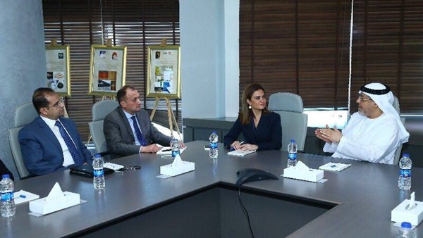 وزيرة التعاون الدولى تعرض برنامج تنمية سيناء على وزير الدولة الإماراتى