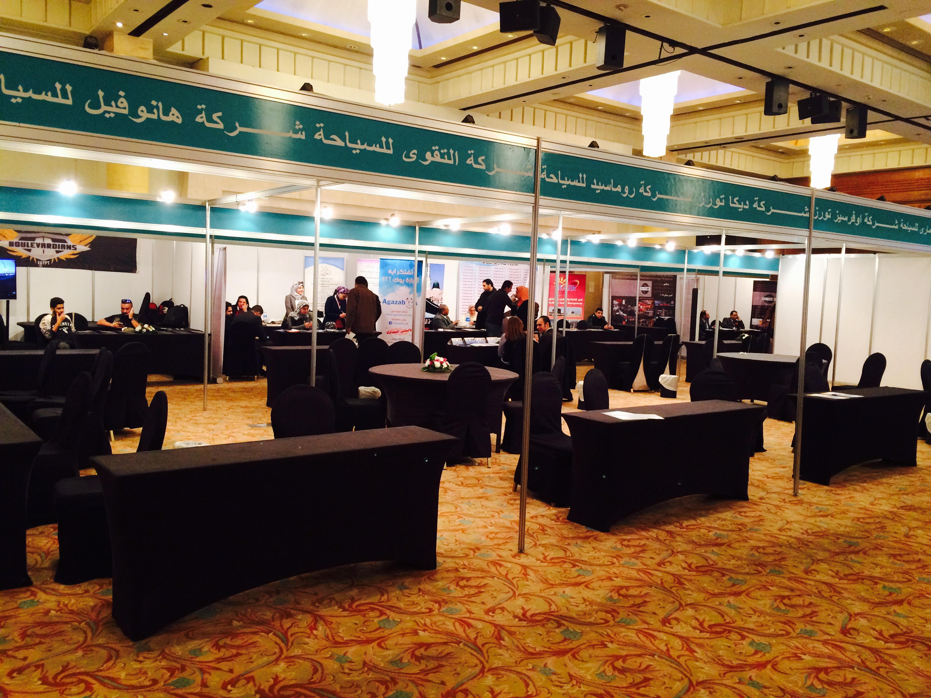 بالصور : معرض “كايرو شو” لتنشيط السياحة .. لم يحضر احد