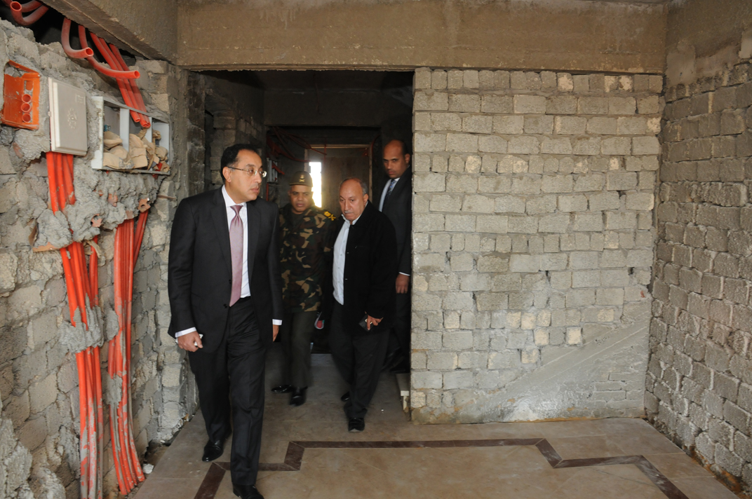 “الإسكان” و”الهيئة الهندسية” تجهزان عينات التشطيب لوحدات “دار مصر”