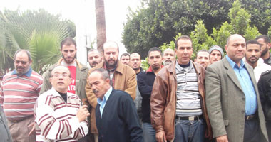 عمال “القاهرة للزيوت” يفضون اعتصام البدرشين بعد تدخل إدارة الشركة