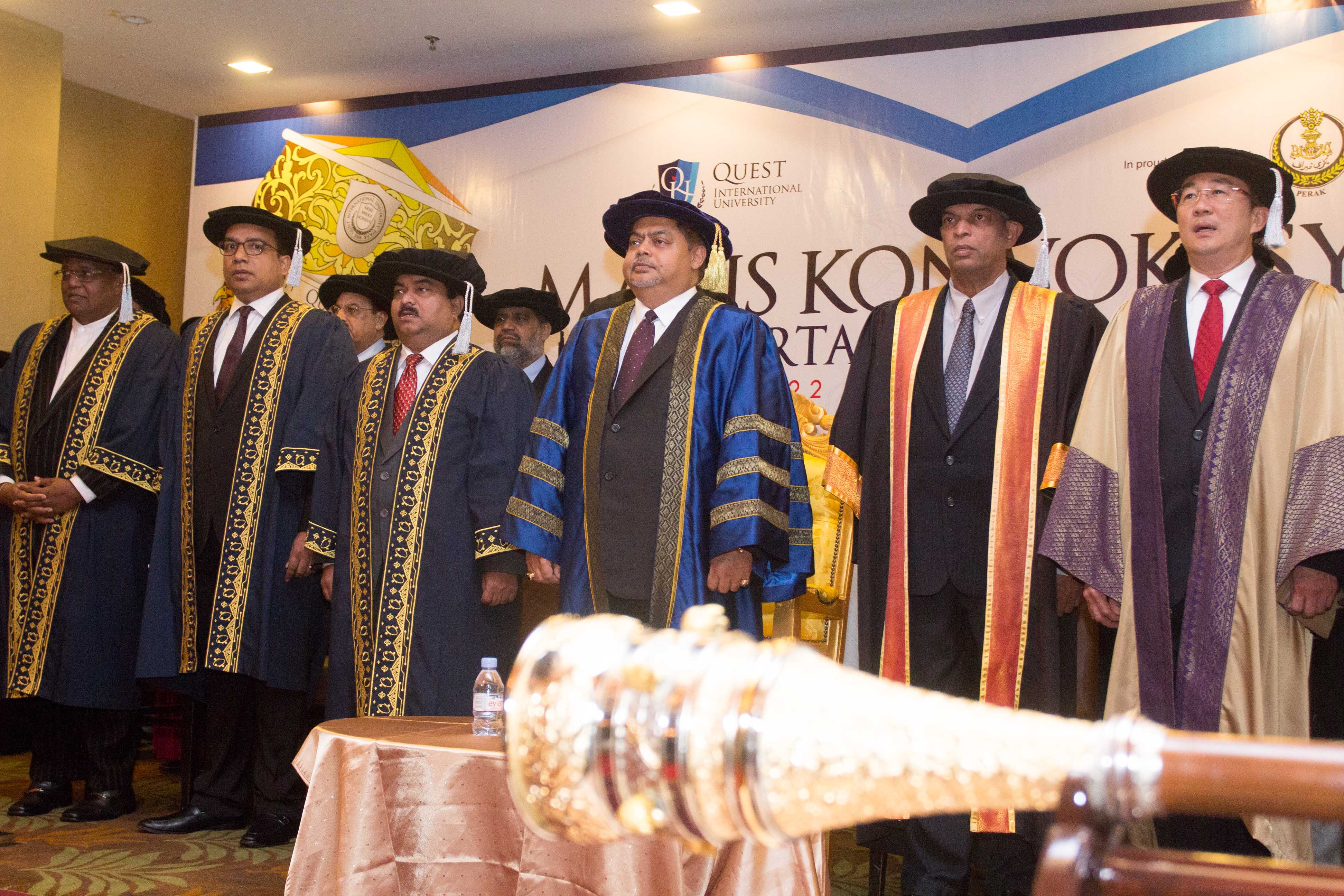 جامعة “كويست إنترناشونال بيراك” تحتفل بتخرج أول دفعة لها