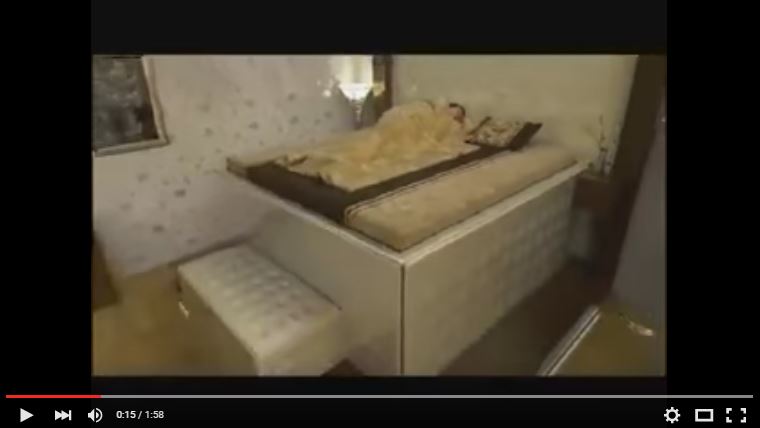شاهد بالفيديو .. سرير يحمى صاحبه من الزلازل ويوفر له سبل الحياة