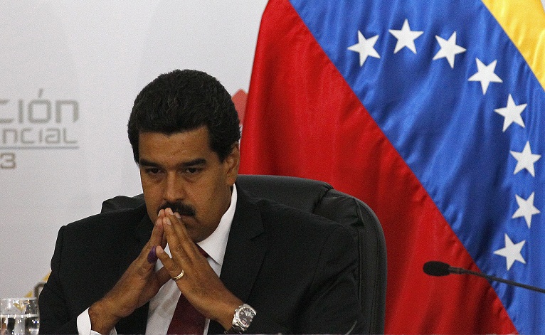 فنزويلا تواجه خطر التخلف عن سداد ديونها بسبب أسعار البترول