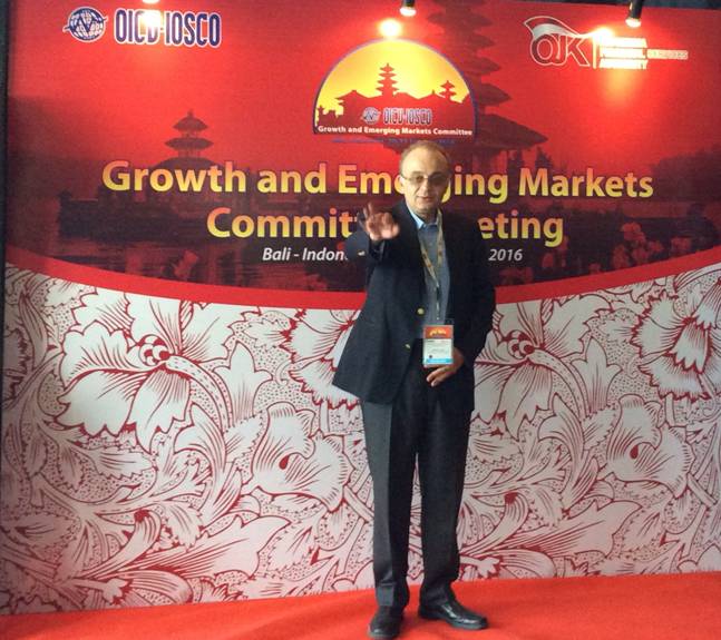 شريف سامى رئيس الهيئة العامة للرقابة المالية فى اجتماعات الأيسكو