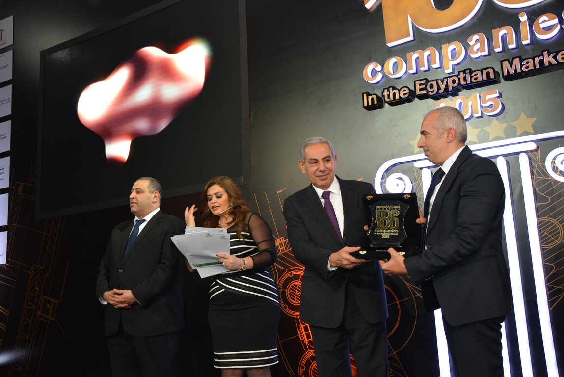 “يوسف الفار” يتسلم جائزة “النعيم” لافضل 100 شركة لعام 2015