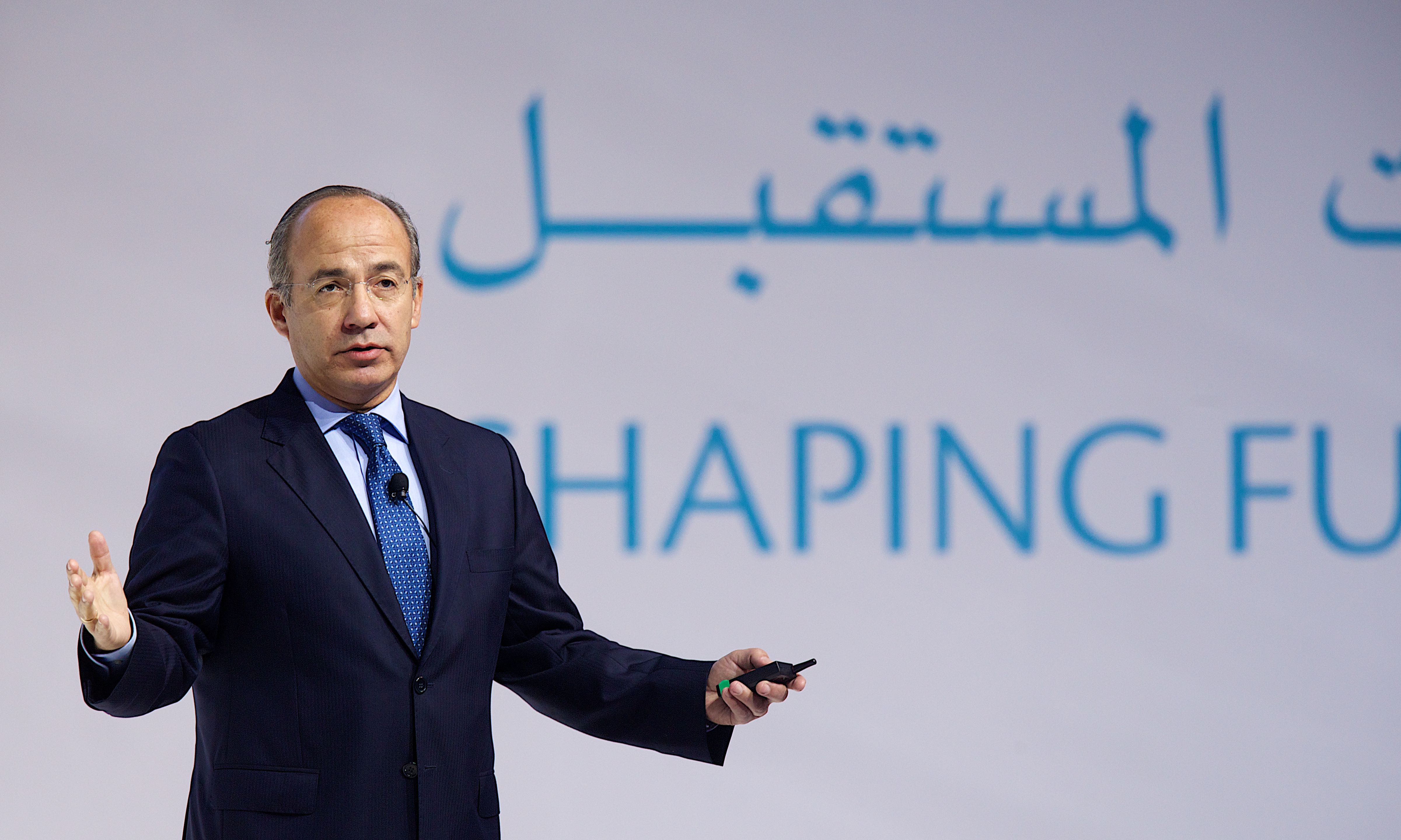 كالديرون خلال القمة العالمية للحكومات