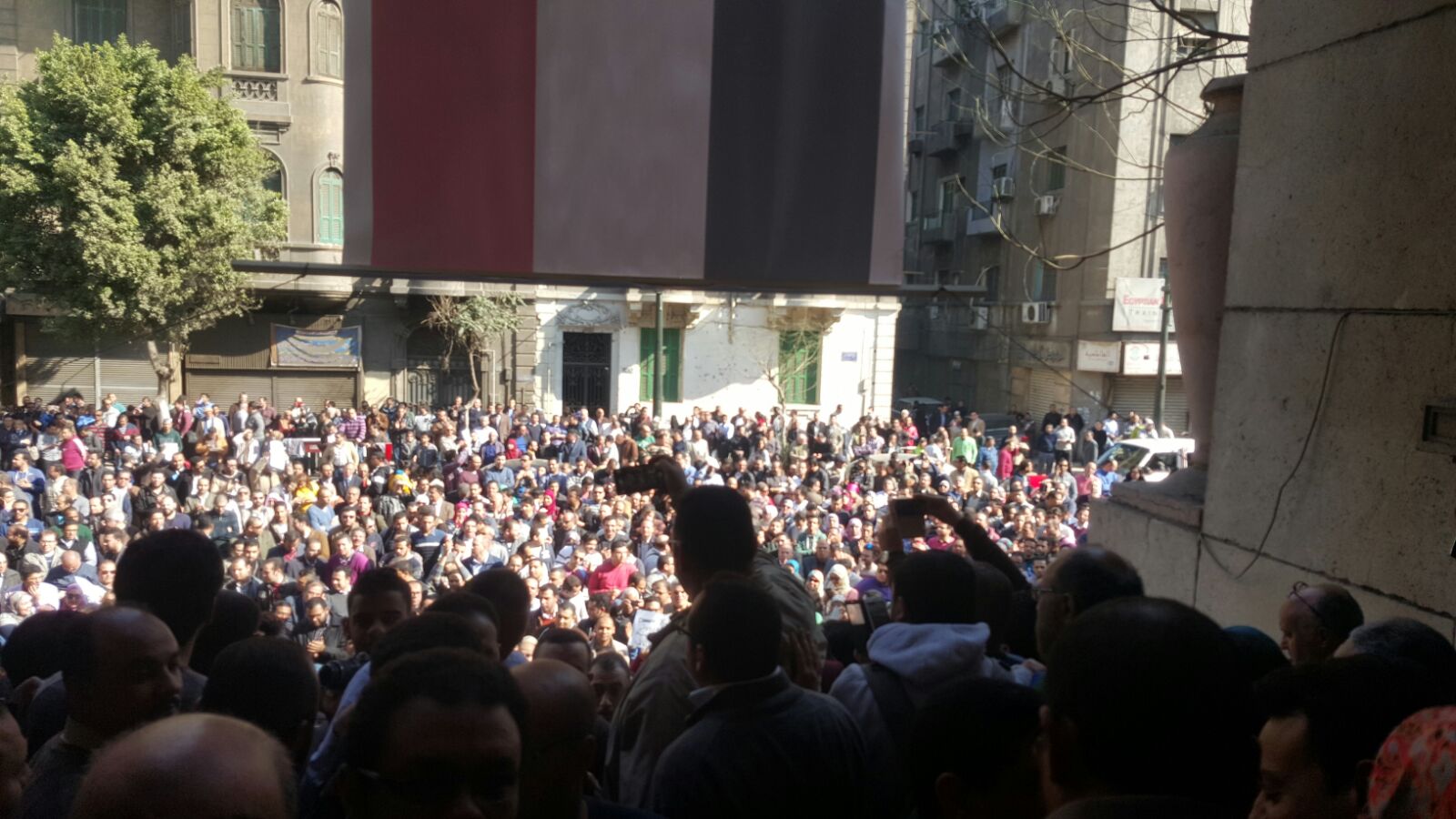 بالصور.. عمومية طارئة للاطباء بعنوان “جمعية الكرامة”