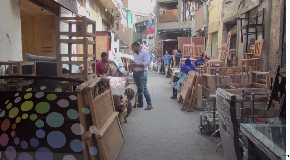 تجار المناصرة يترقبون عودة مبيعات الأثاث