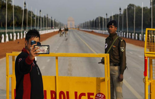 الـ”سيلفي” ممنوع فى مومباي الهندية بأمر السلطات