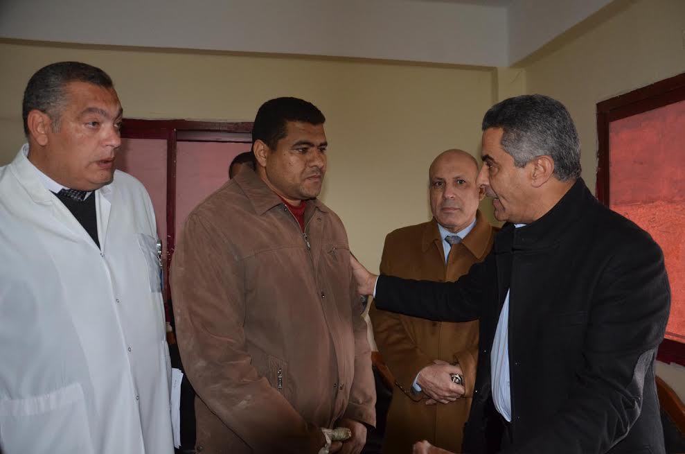 وزيرالنقل يزورمصابي حادث قطار بني سويف.. ويتفقد محطة القطار بناصر