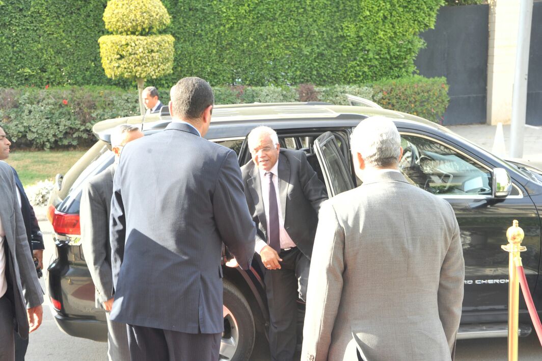 الصور.. وصول جلال السعيد لمقر وزارة النقل عقب أداء اليمين الدستورى