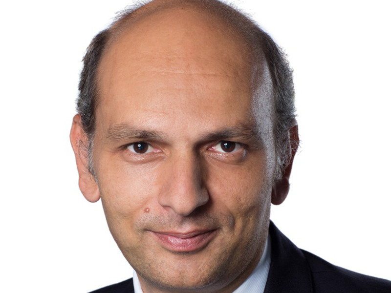 “جيه إل إل” تفاوض مطورين لإدارة 5 مولات تجارية