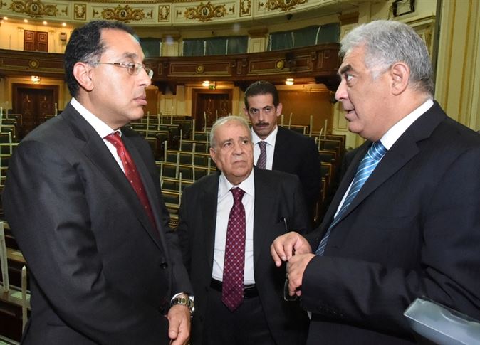 “النواب” يطالب “مدبولى” بتقرير عن مشروعات الإسكان السابقة على برنامج الحكومة