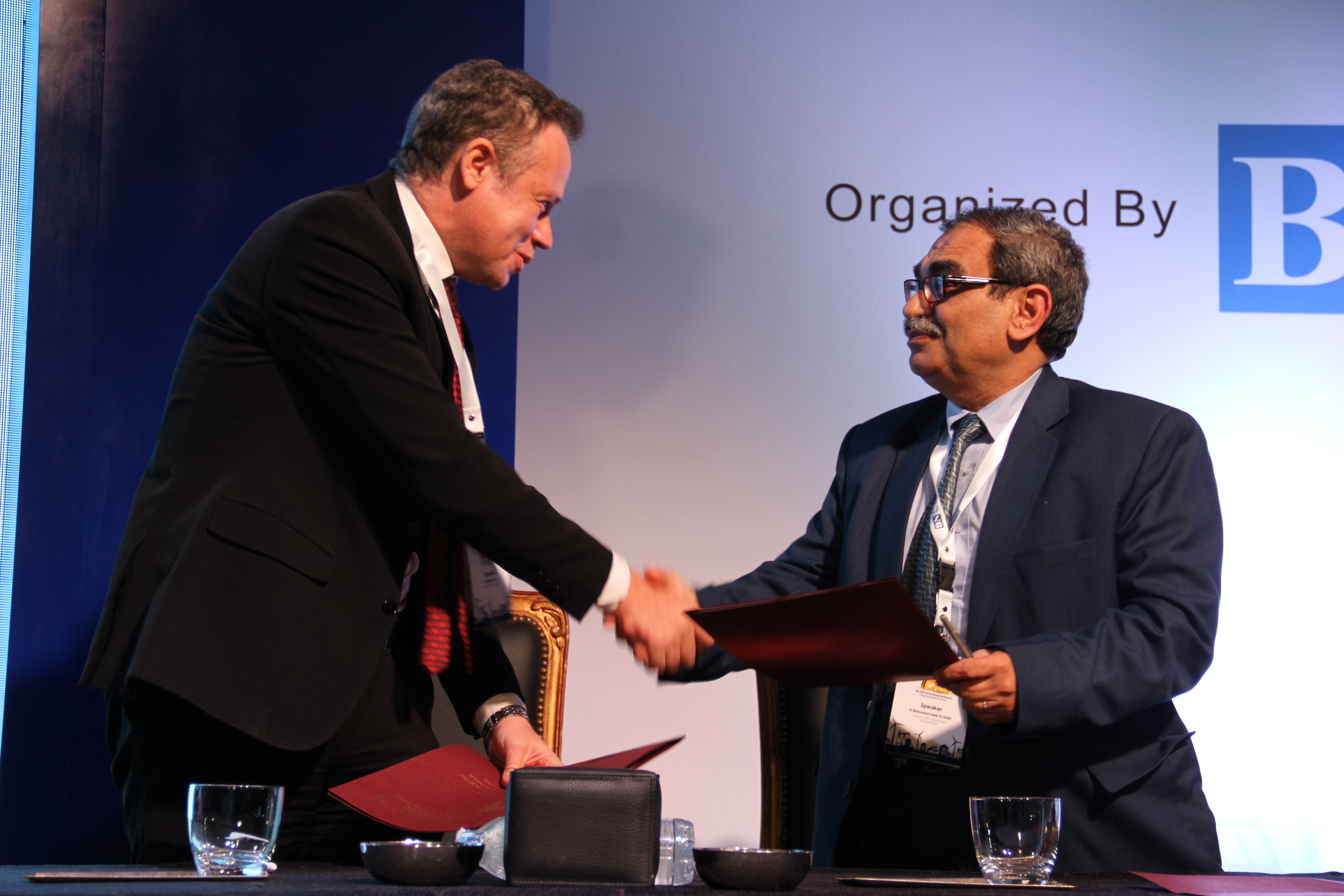 “الجديدة والمتجددة” توقع اتفاقيتين مع “أكواباور” و”أوكابيتال” لتمديد فترة قياسات السطوع الشمسي