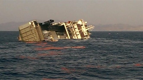 وزير النقل: الانتهاء من إنتشال 13 من السفن الغارقة بـ”ميناء الأسكندرية”