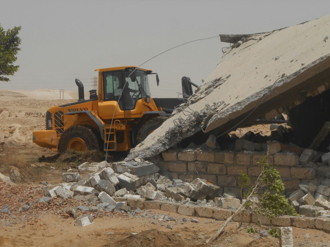 “الإسكان” تسترد أكثر من 27 فداناً من المعتدين بالمنيا الجديدة