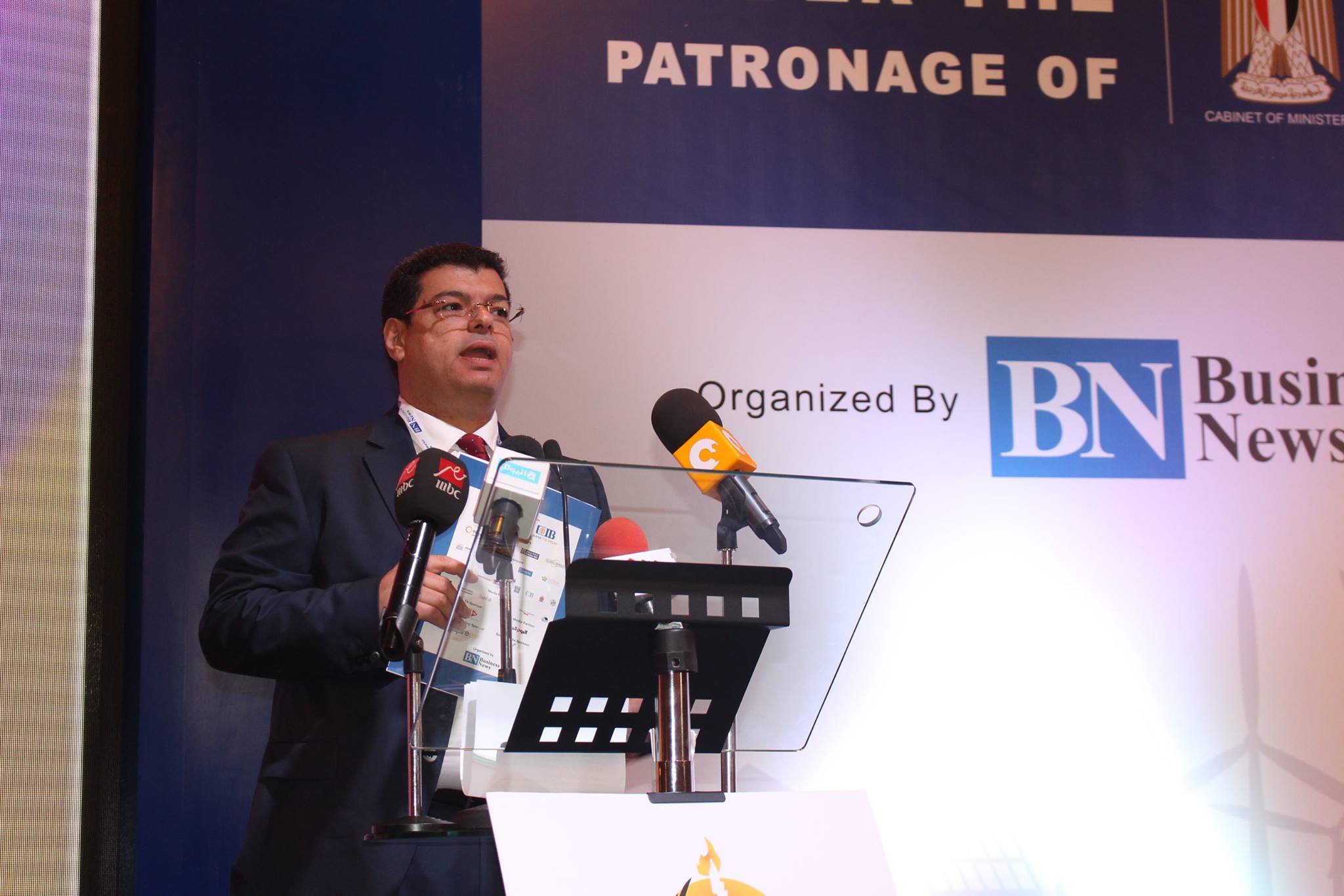 “صقر” يستعرض تطورات وتحديات الطاقة في الدورة الثالثة لـ”استدامة التنمية”