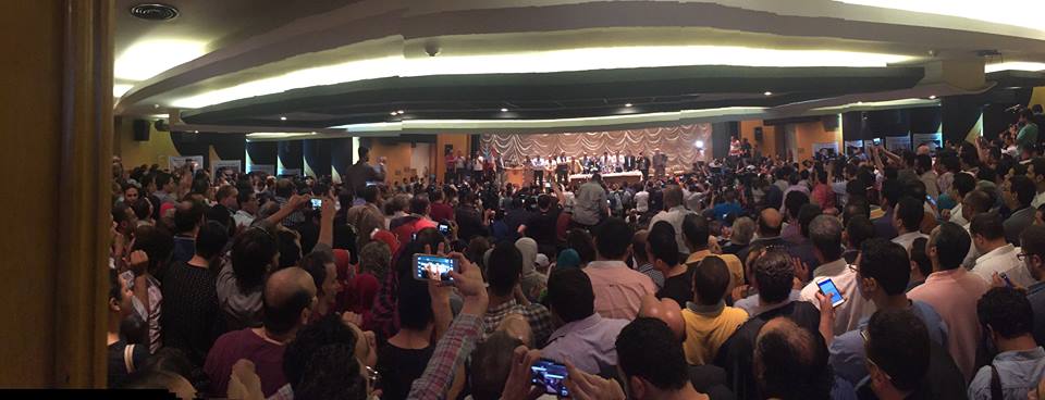 الصحفيون ينذرون الحكومة حتى يوم الثلاثاء لإقالة وزير الداخلية ويطالبون الرئاسة بالاعتذار