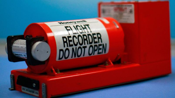 “مصر” تستورد جهاز تلقى اشارات الصندوق الاسود مقابل 6 الاف جنيه استرلينى