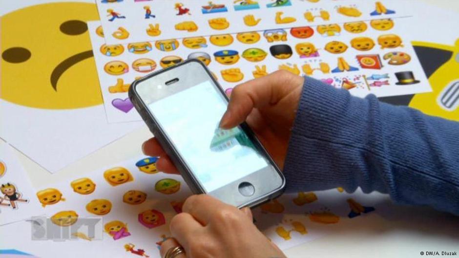 آبل ومايكروسوفت ترفضان ضم رمز البندقية لعائلة إيموجي