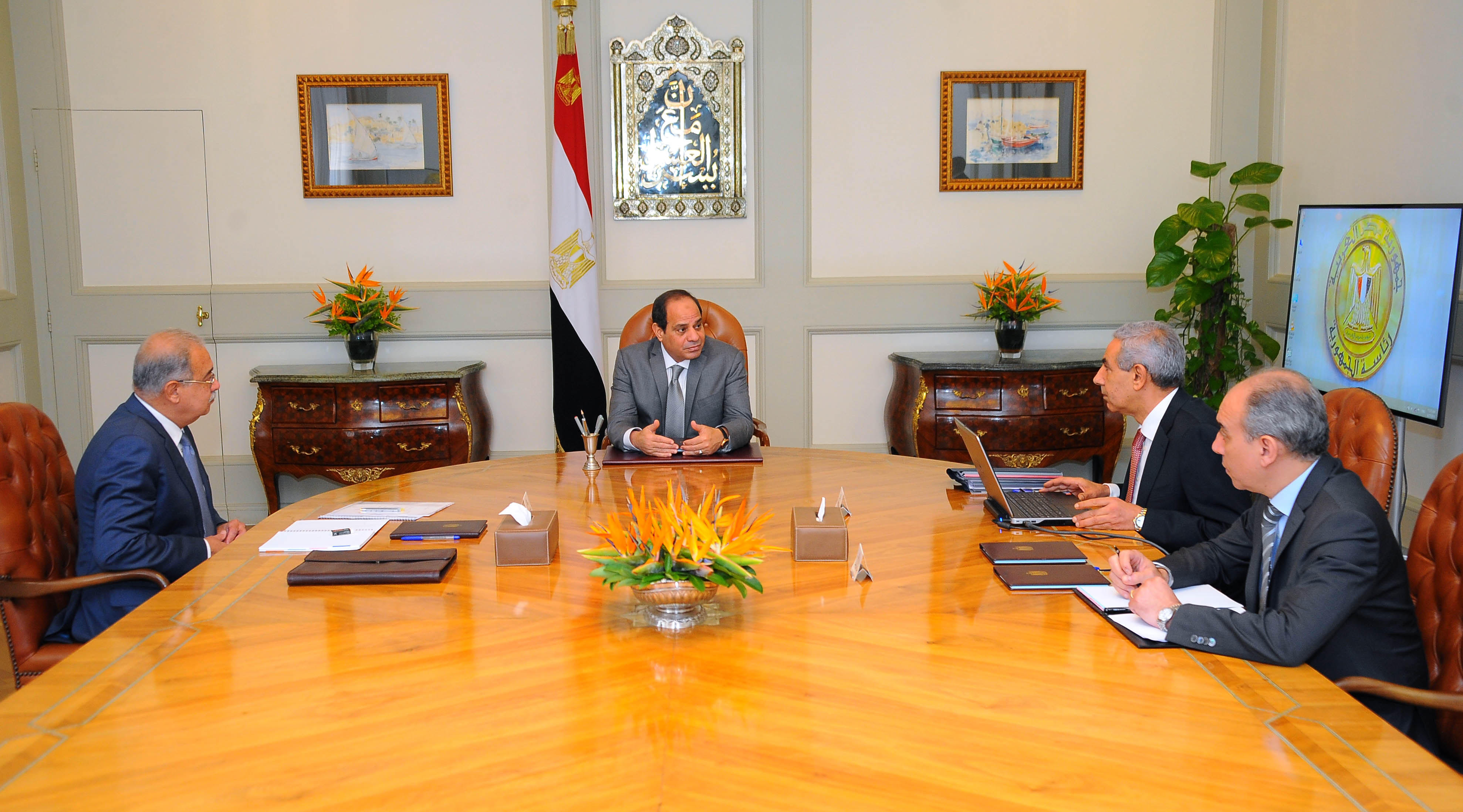 السيسي يبحث مع رئيس الوزراء ووزير الصناعة ترشيد الواردات وزيادة الصادرات
