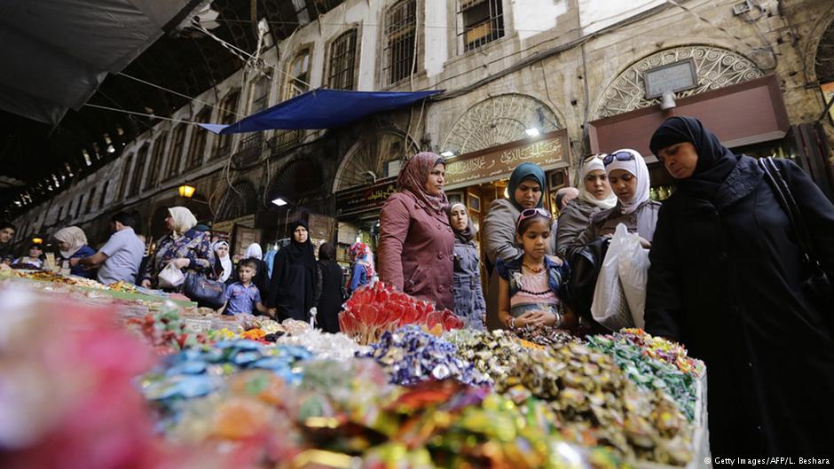 إفطارات الدراويش تطغى على رمضان دمشق مع الغلاء