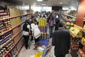 “غول الأسعار” يطارد المستهلكين والتجار قبل عيد الفطر