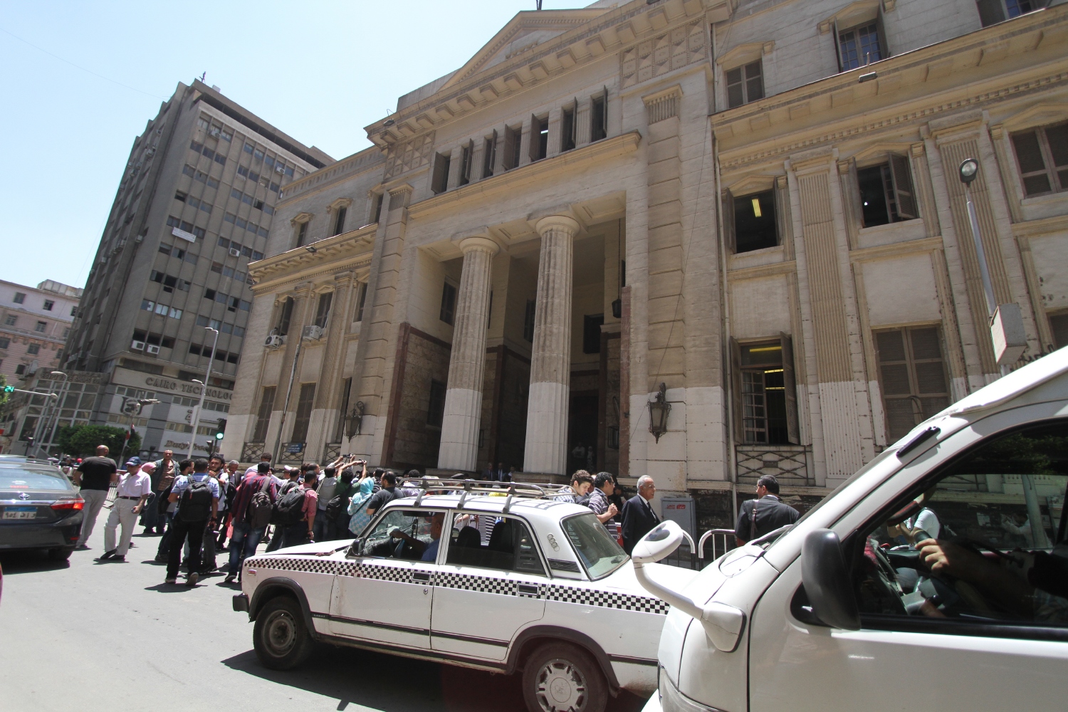 ثانى جلسات محاكمة نقيب الصحفيين وعضوى المجلس لاتهامهم بإيواء مطلوبين