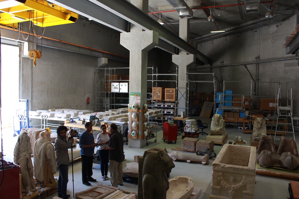 بالصور.. “البورصة” تحاور المسئولين عن سير العمل فى “المتحف المصرى الكبير”