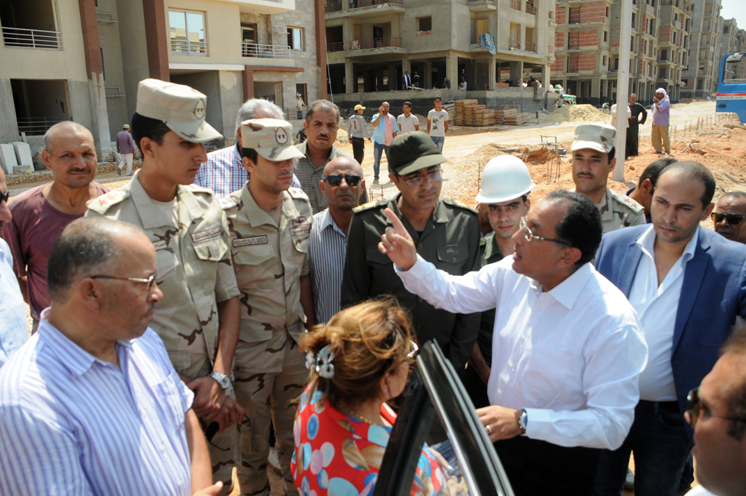 جولة وزير الإسكان بمدينة الشروق