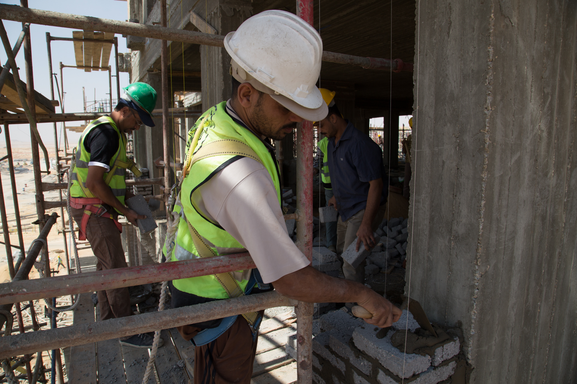 ملف بالفيديو.. “العاصمة الإدارية الجديدة”.. مقر حكومى واستثمار عقارى وأشياء أخرى