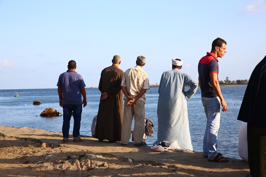 اليوم الثانى فى البحث عن ضحايا مركب الهجرة غير الشرعية الغارق