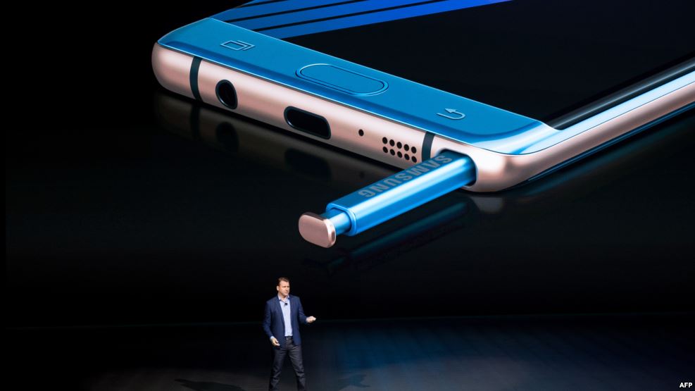 سامسونج توقف بيع جلاكسي نوت 7 بسبب البطارية