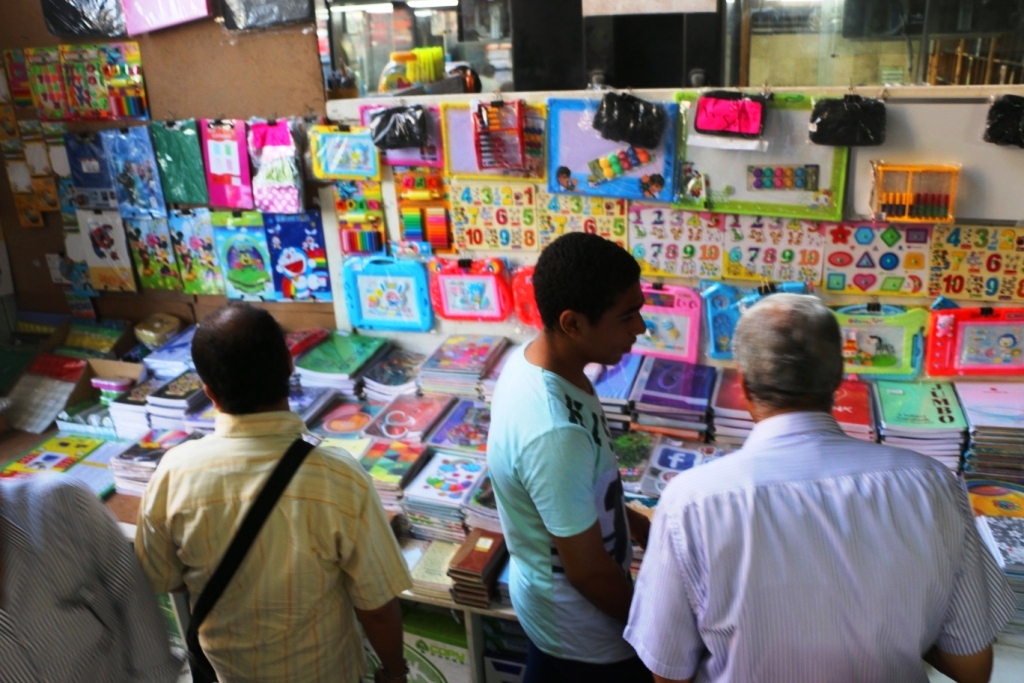 استعدادت الفجالة لاستقبال موسم المدارس - صورة ارشيفية