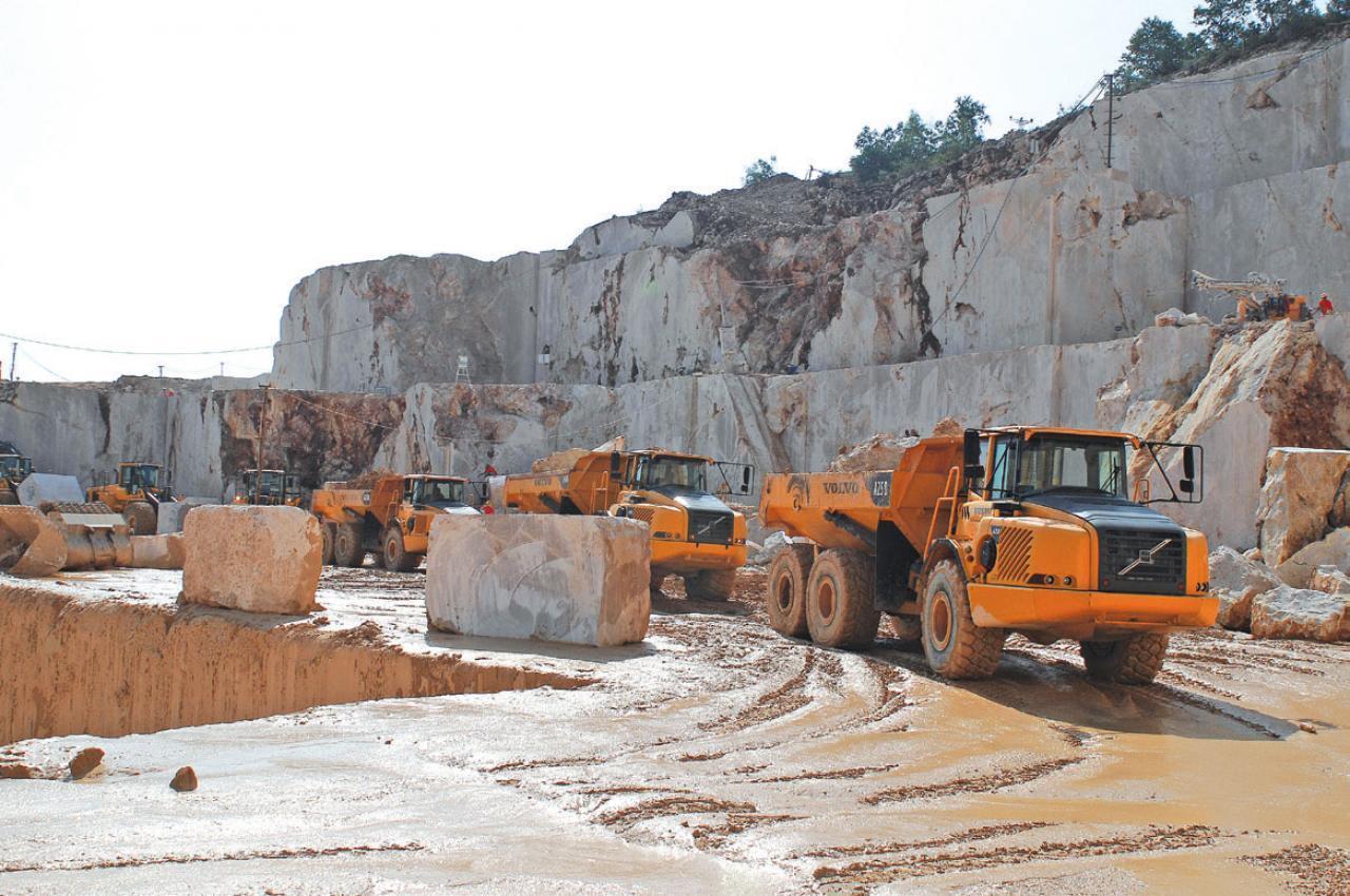 “الوطنية للمناجم” تفاوض بنوكاً محلية وأجنبية لاقتراض 40 مليون دولار